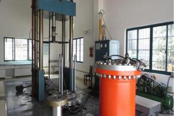 粗粒土三轴仪 土木工程中的大型三轴测试仪器
